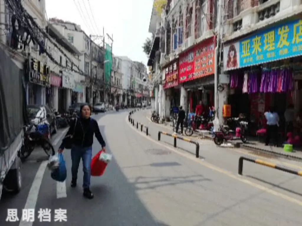开元路两侧骑楼与临街店铺